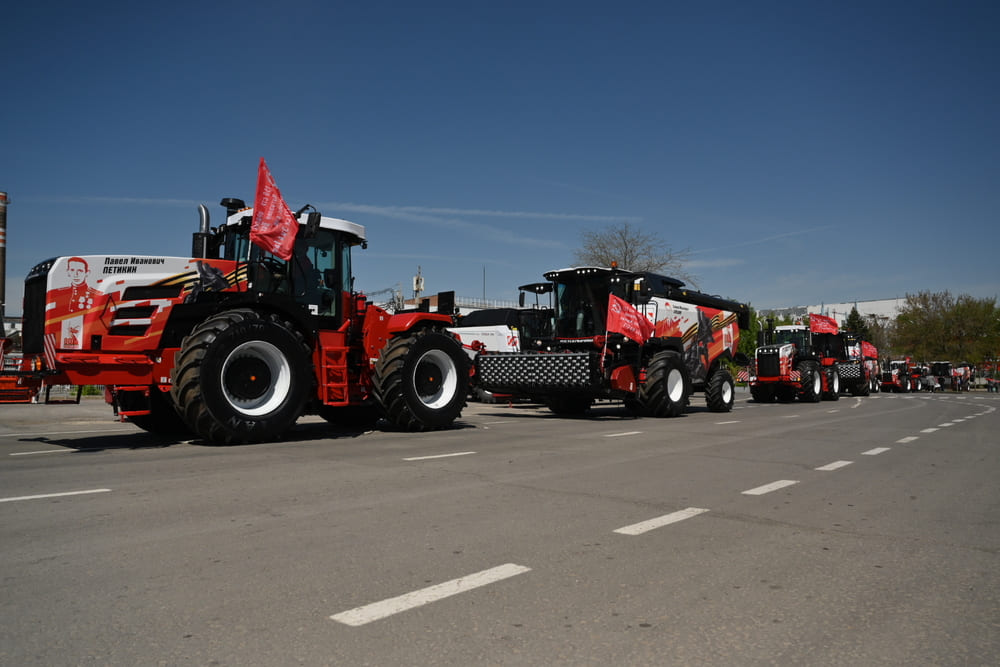 Парад именных агромашин в честь Великой Победы